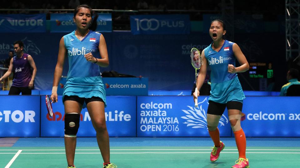 Pasangan Greysia Polii/Nitya Krishinda Maheswari mengalahkan ganda putri Korea Selatan, Chang Ye-na/Lee So-hee pada babak perempatfinal Malaysia Open Super Series Premier 2016.